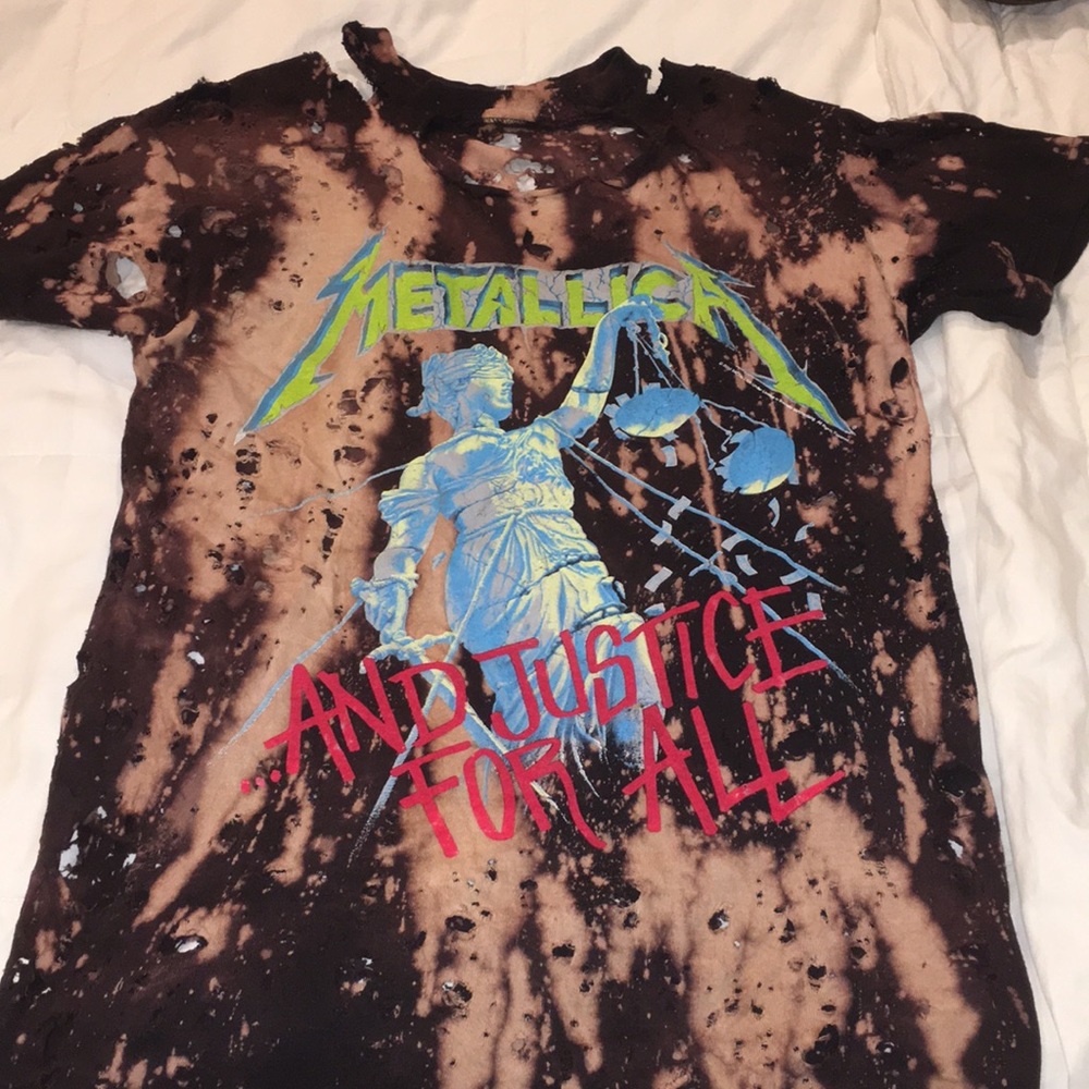 Distressed metálica one of a kind shirt